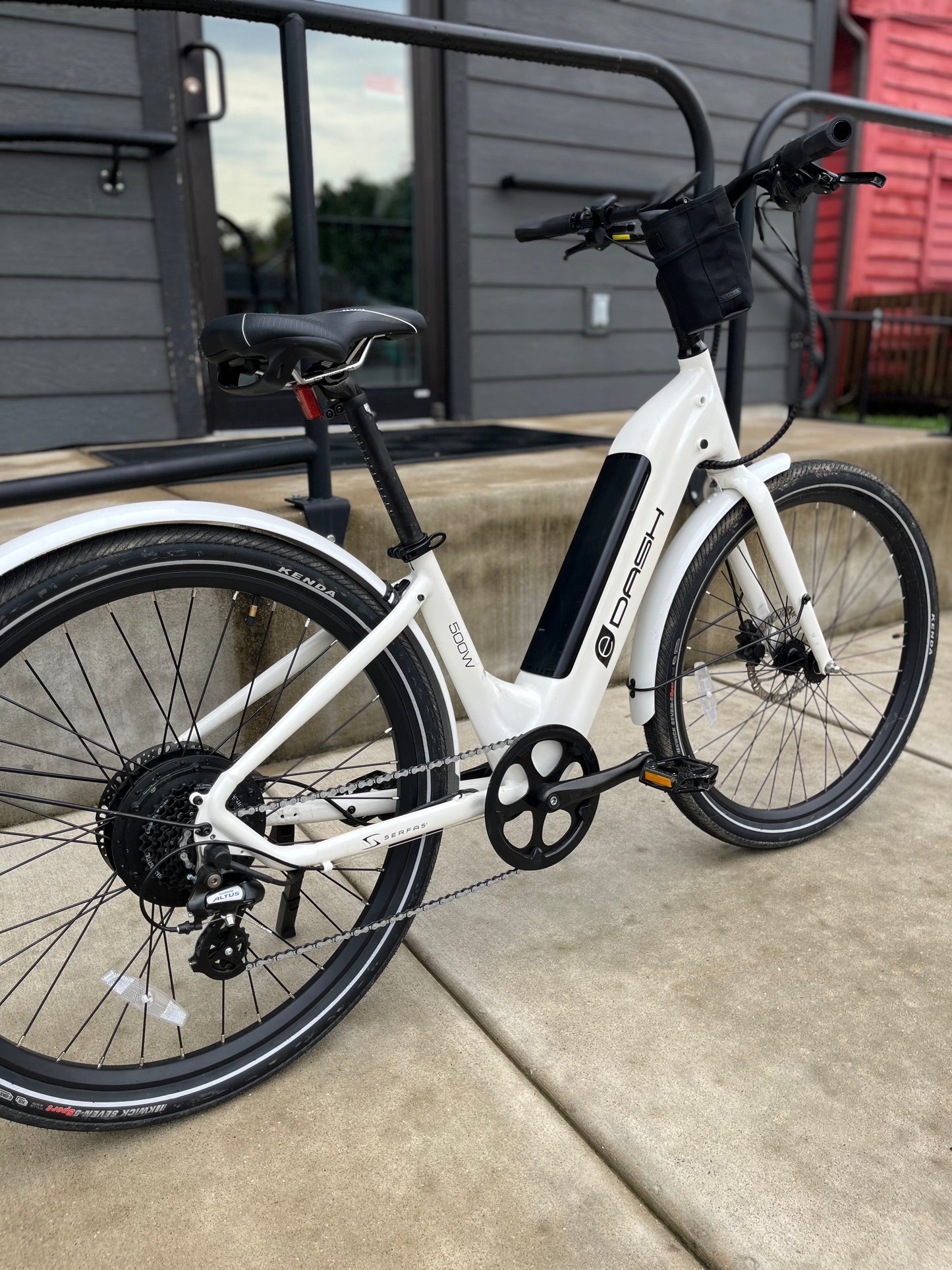 Serfas E-Dash Small White E-Bike