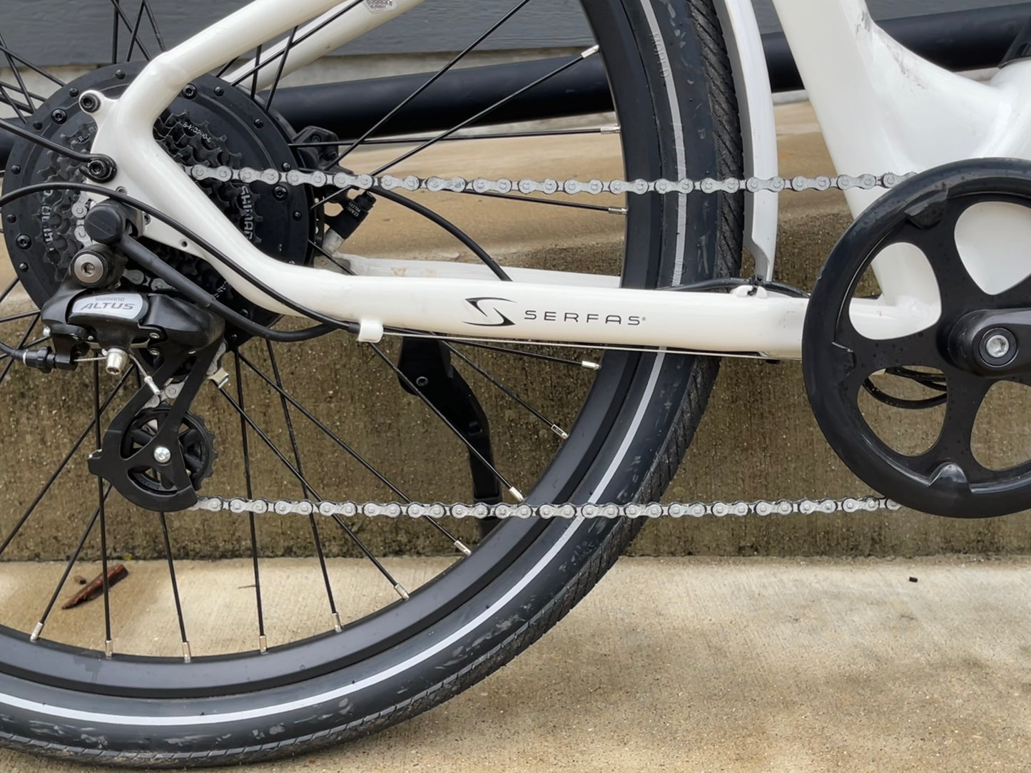 Serfas E-Dash Small White E-Bike